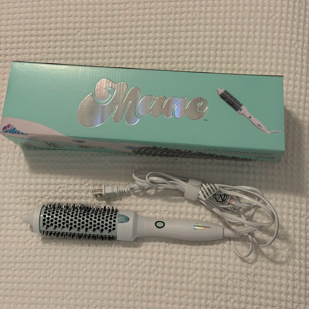 Mane It’s Giving Body Medium Hot Thermal Round Brush
